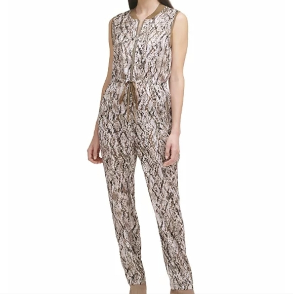 𝅺nwt DKNY Sleeveless Animal Print Jumpsuit Zip Front and Pockets - Picture 4 of 16